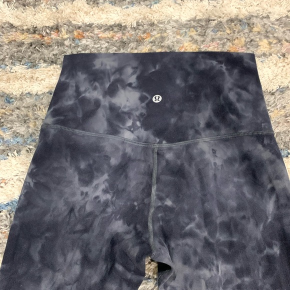 Lululemon tights - Picture 3 of 5